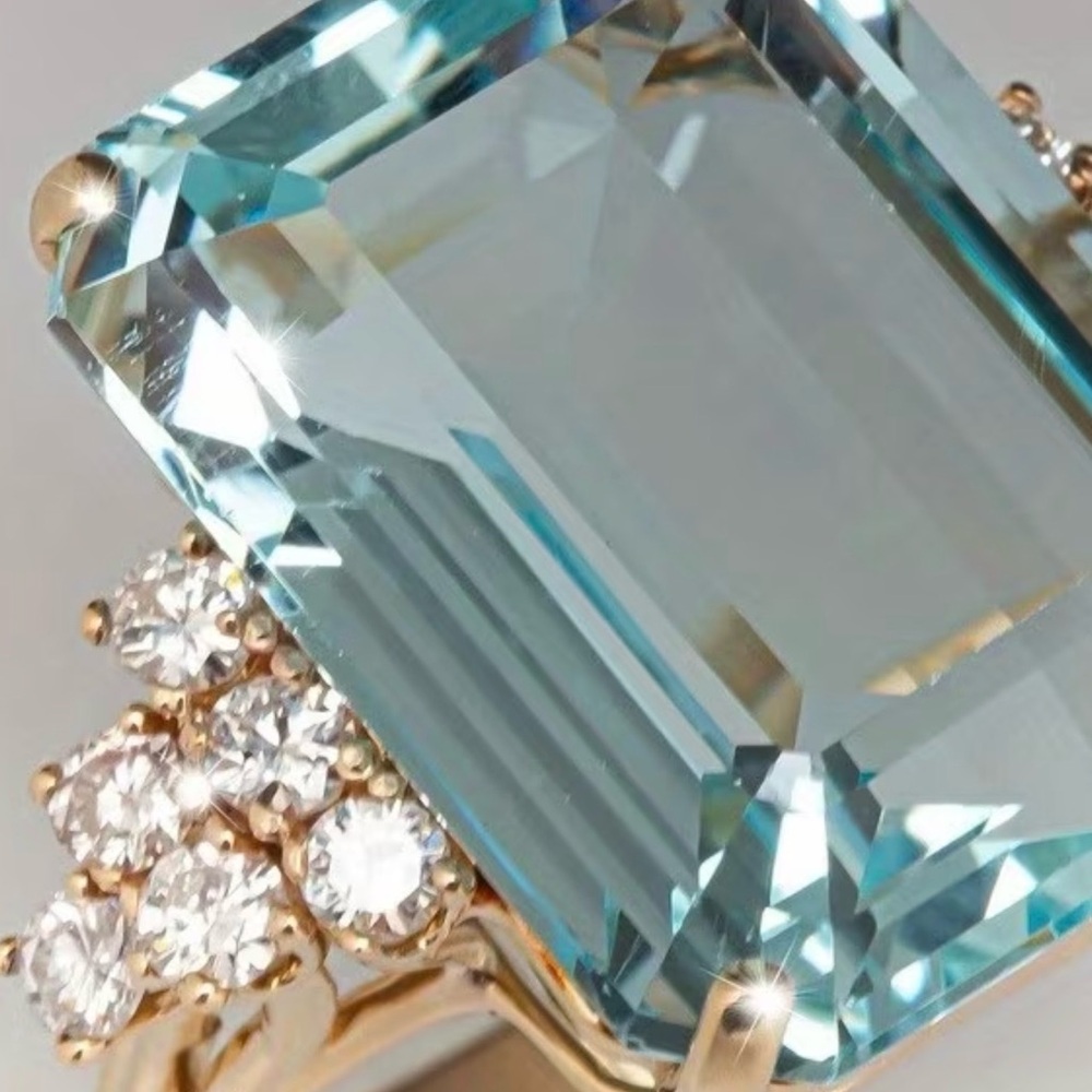Elegant Aquamarine and Diamond Gold Ring sz 8 - Picture 5 of 8